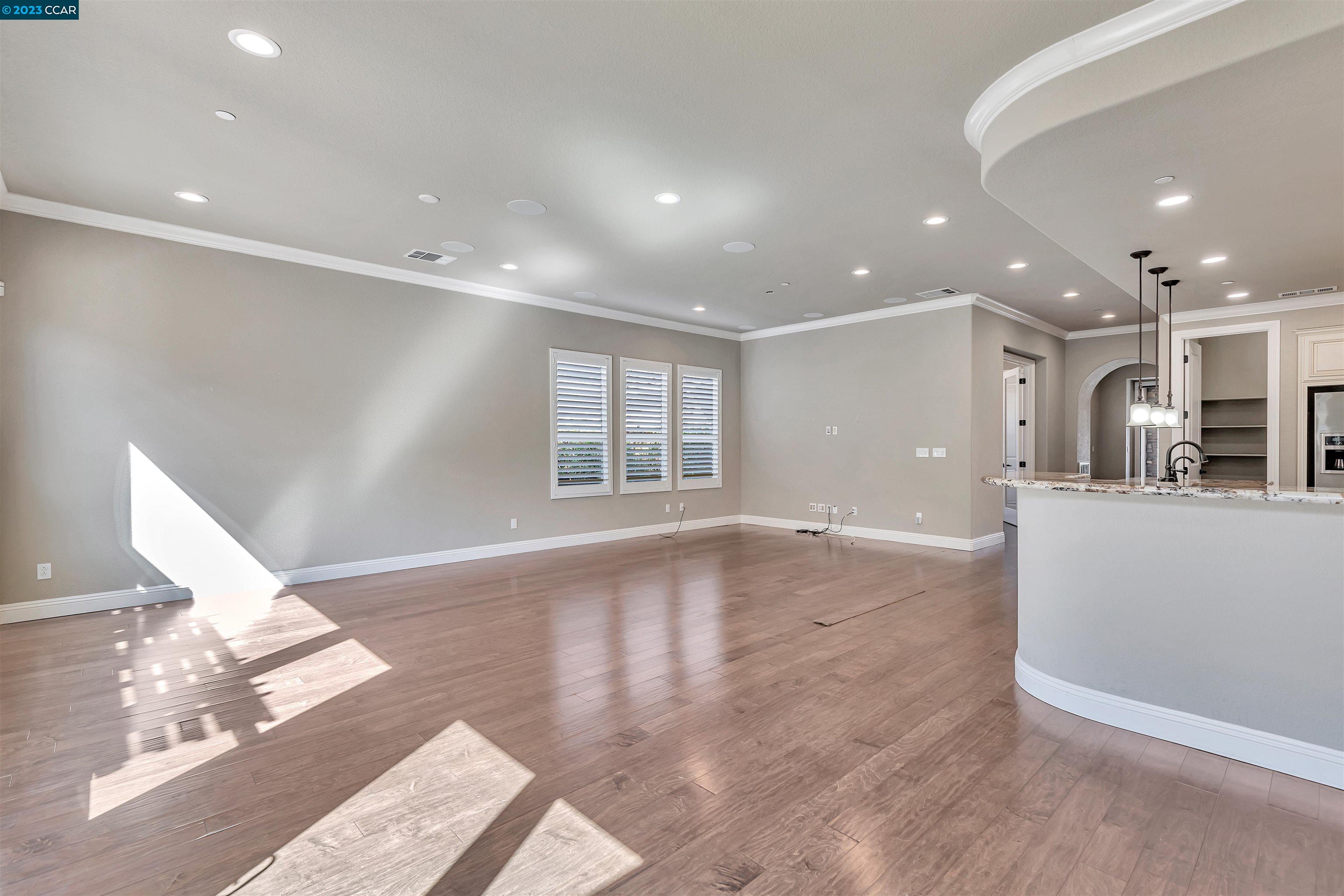 1629 Zinfandel Dr