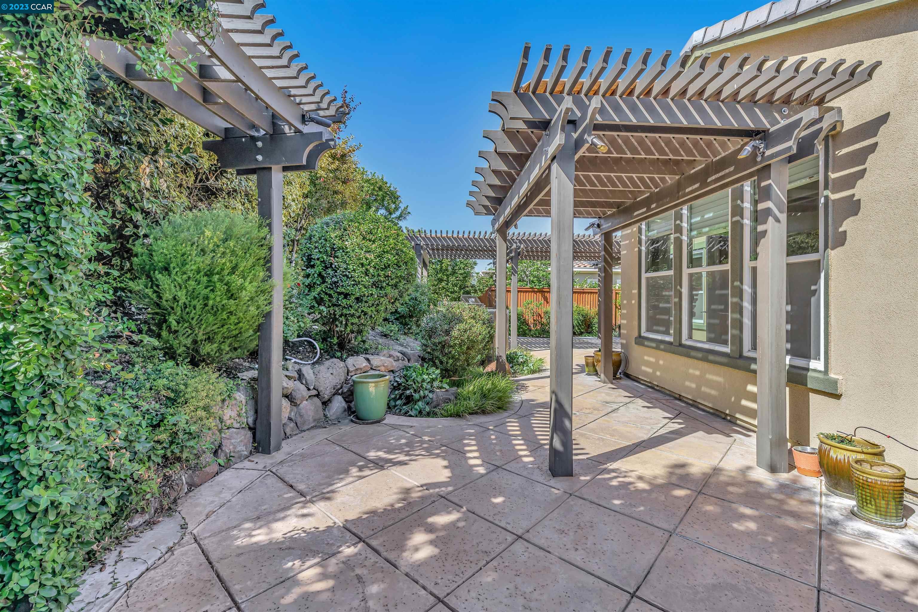 1629 Zinfandel Dr