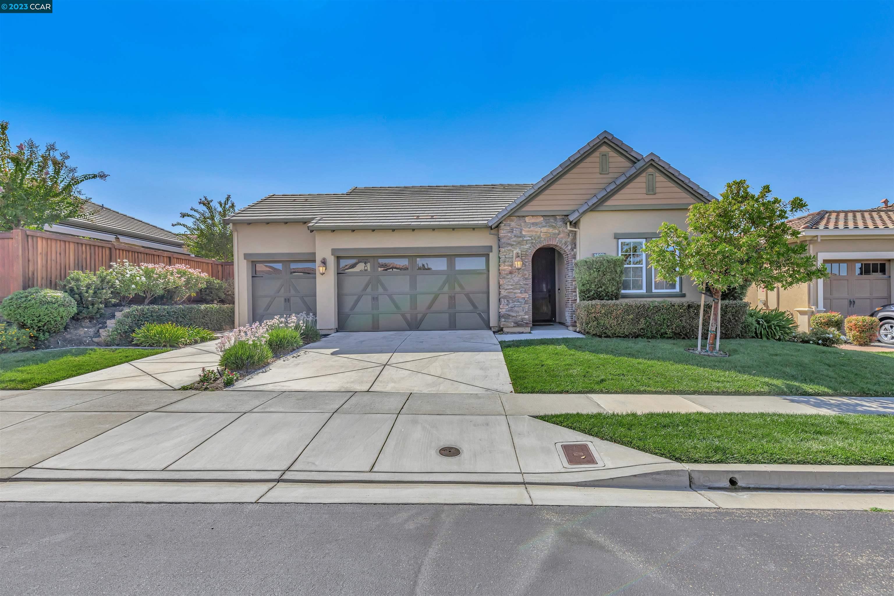 1629 Zinfandel Dr