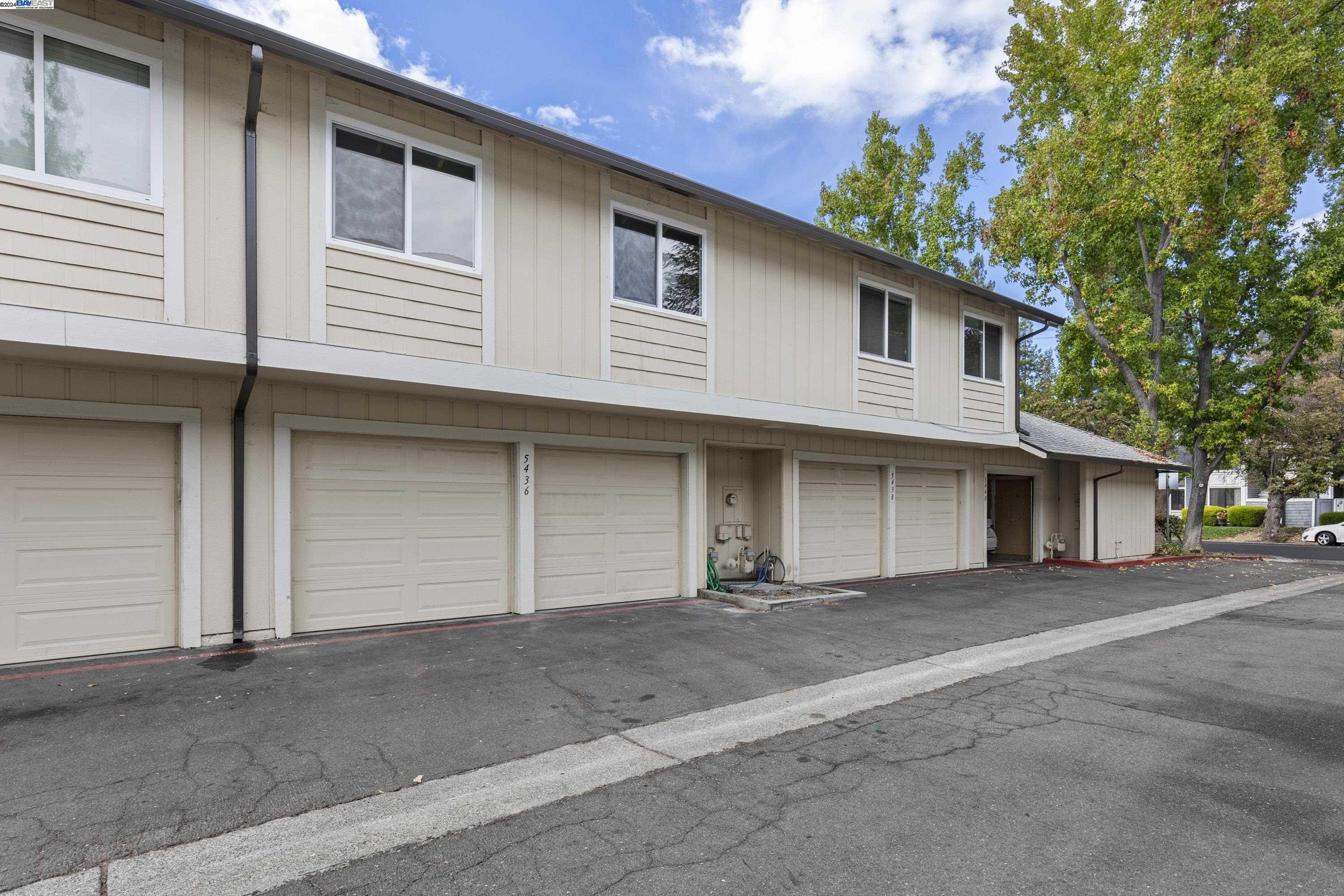 5436 Black Ave