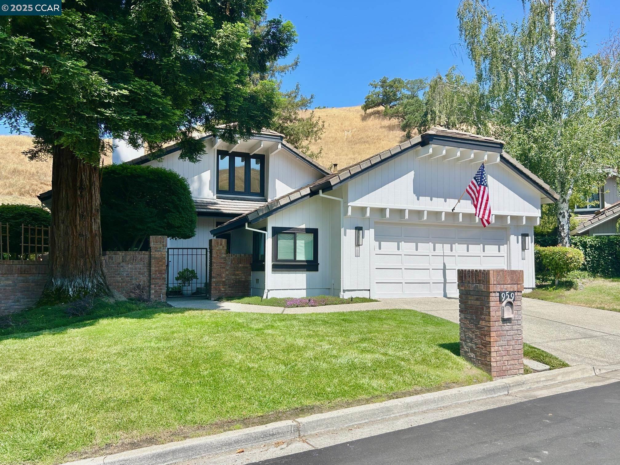 959 Redwood Dr