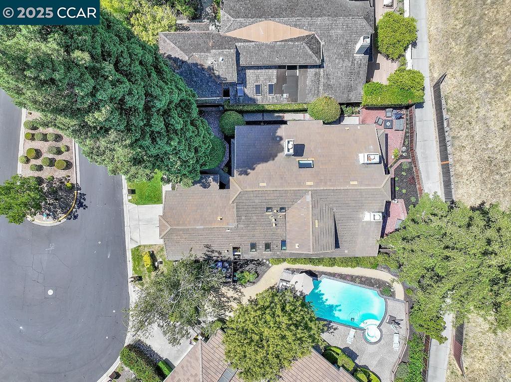 959 Redwood Dr