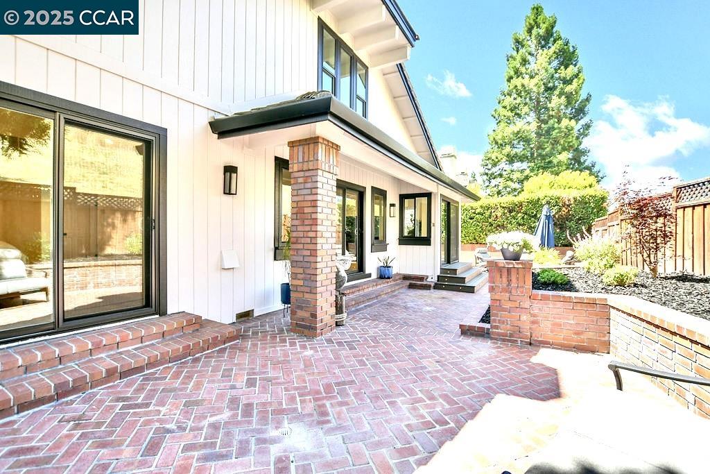 959 Redwood Dr