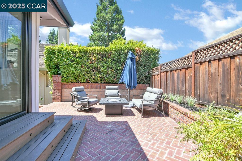 959 Redwood Dr