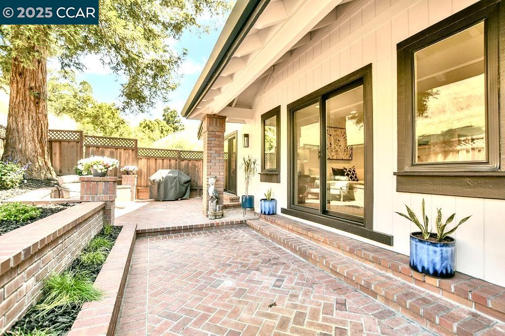 959 Redwood Dr