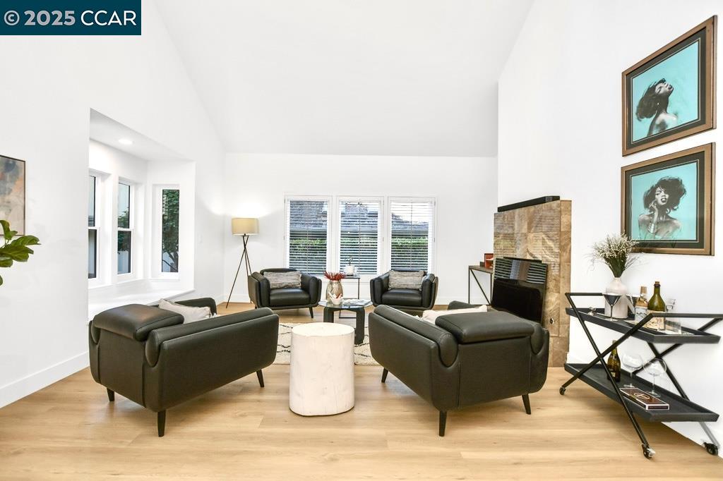 959 Redwood Dr