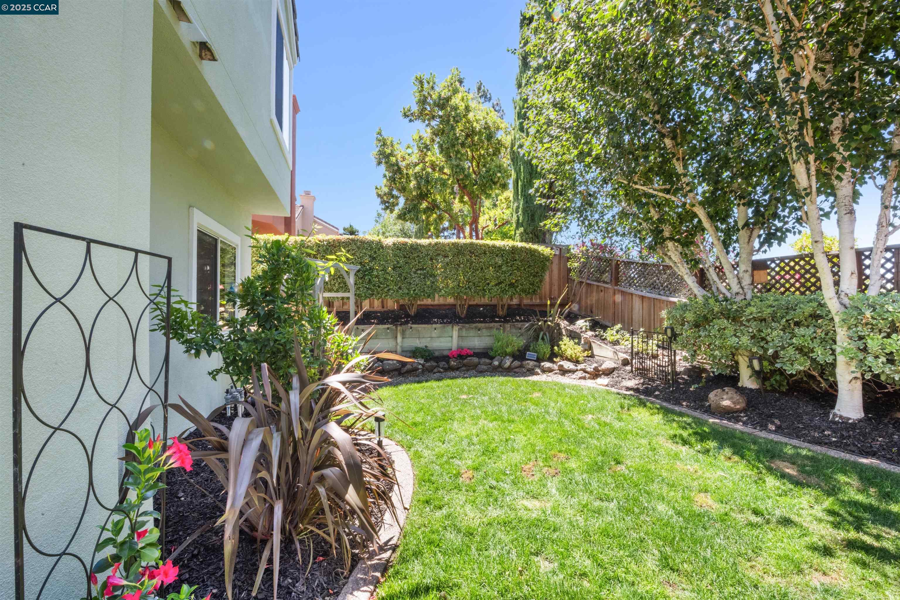 16 Haskins Ranch Cir