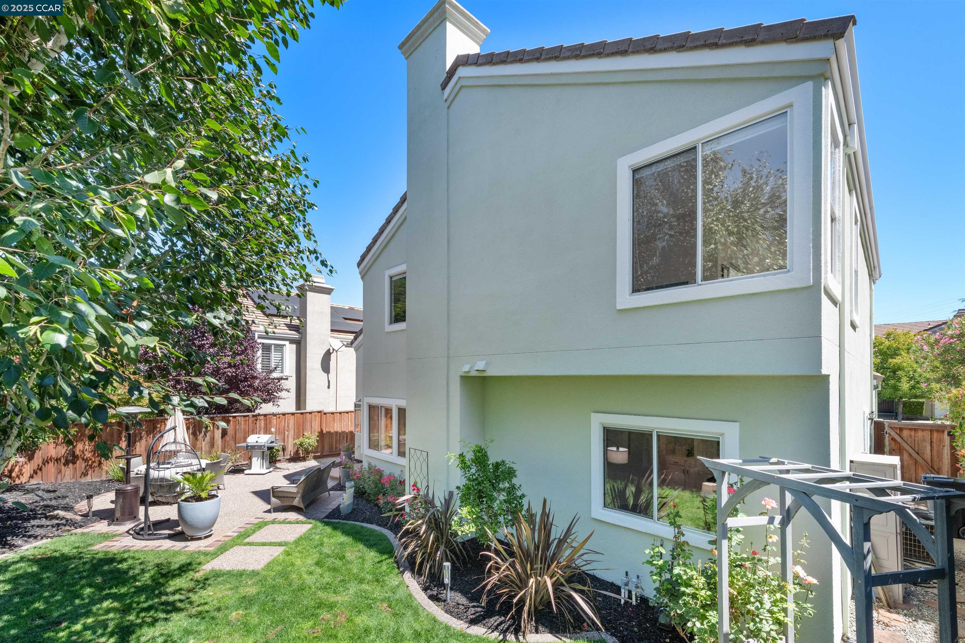 16 Haskins Ranch Cir