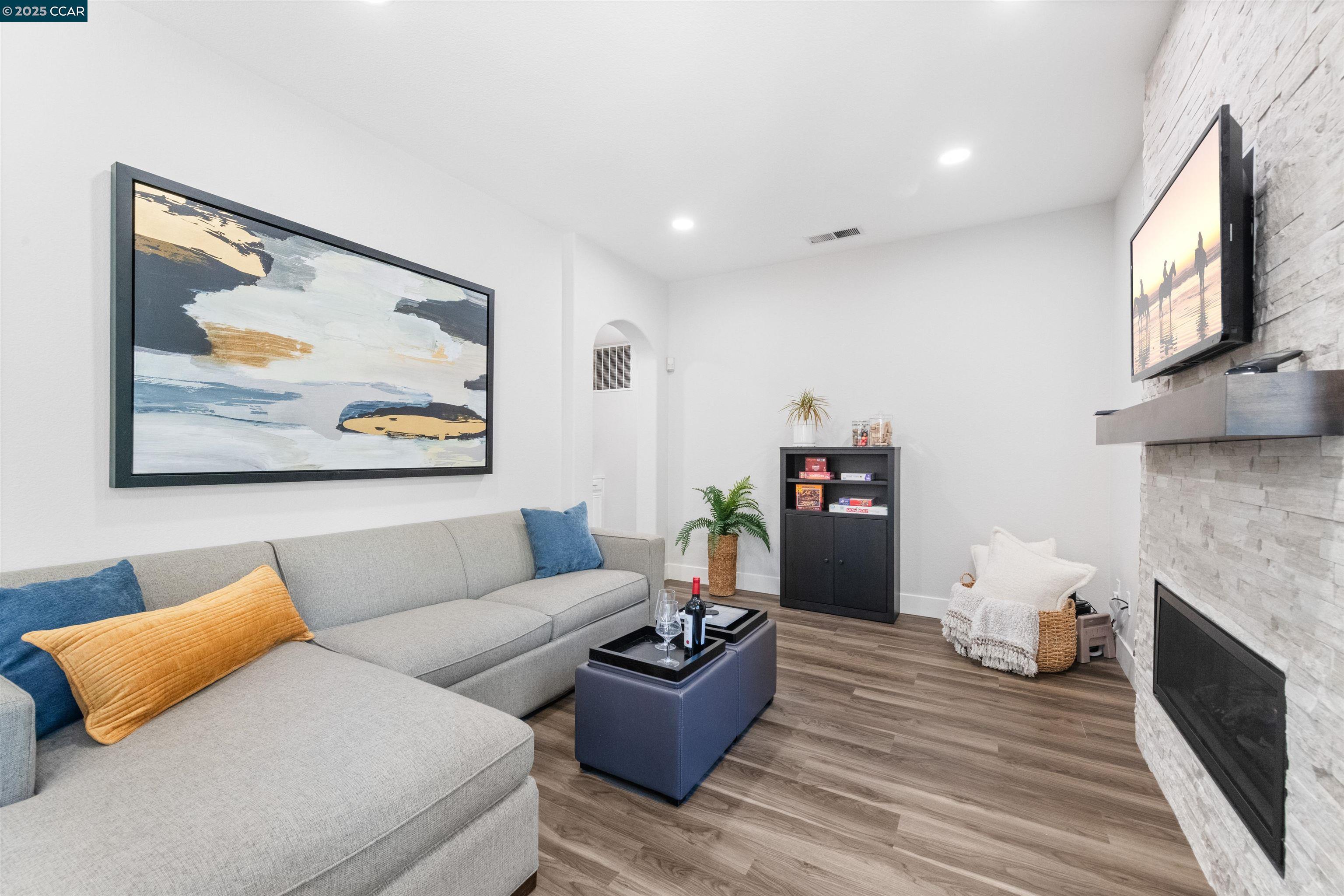 16 Haskins Ranch Cir