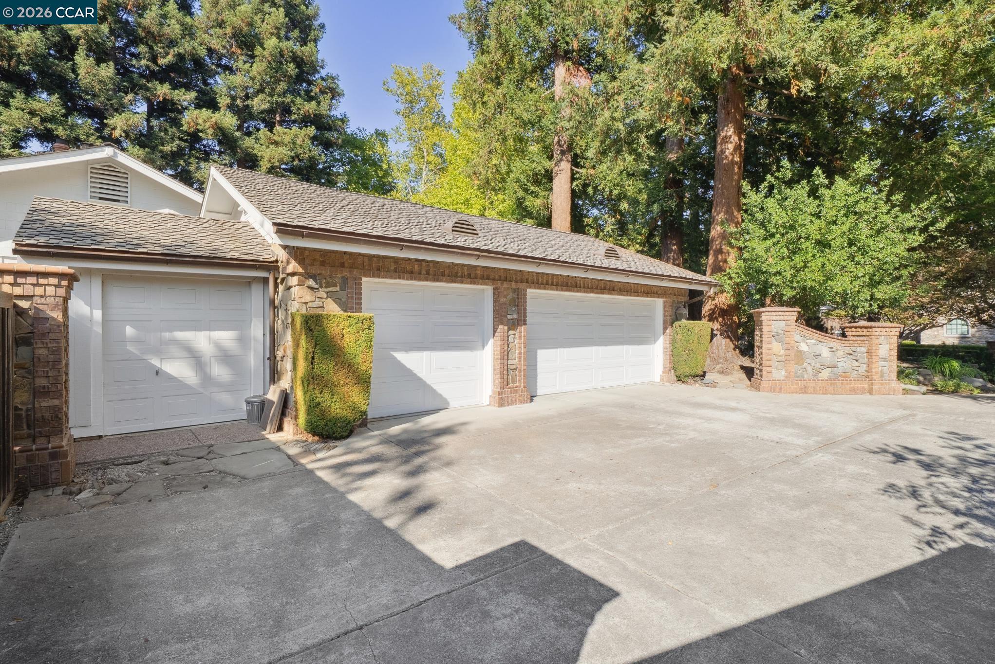 2031 Scarlet Oak Pl