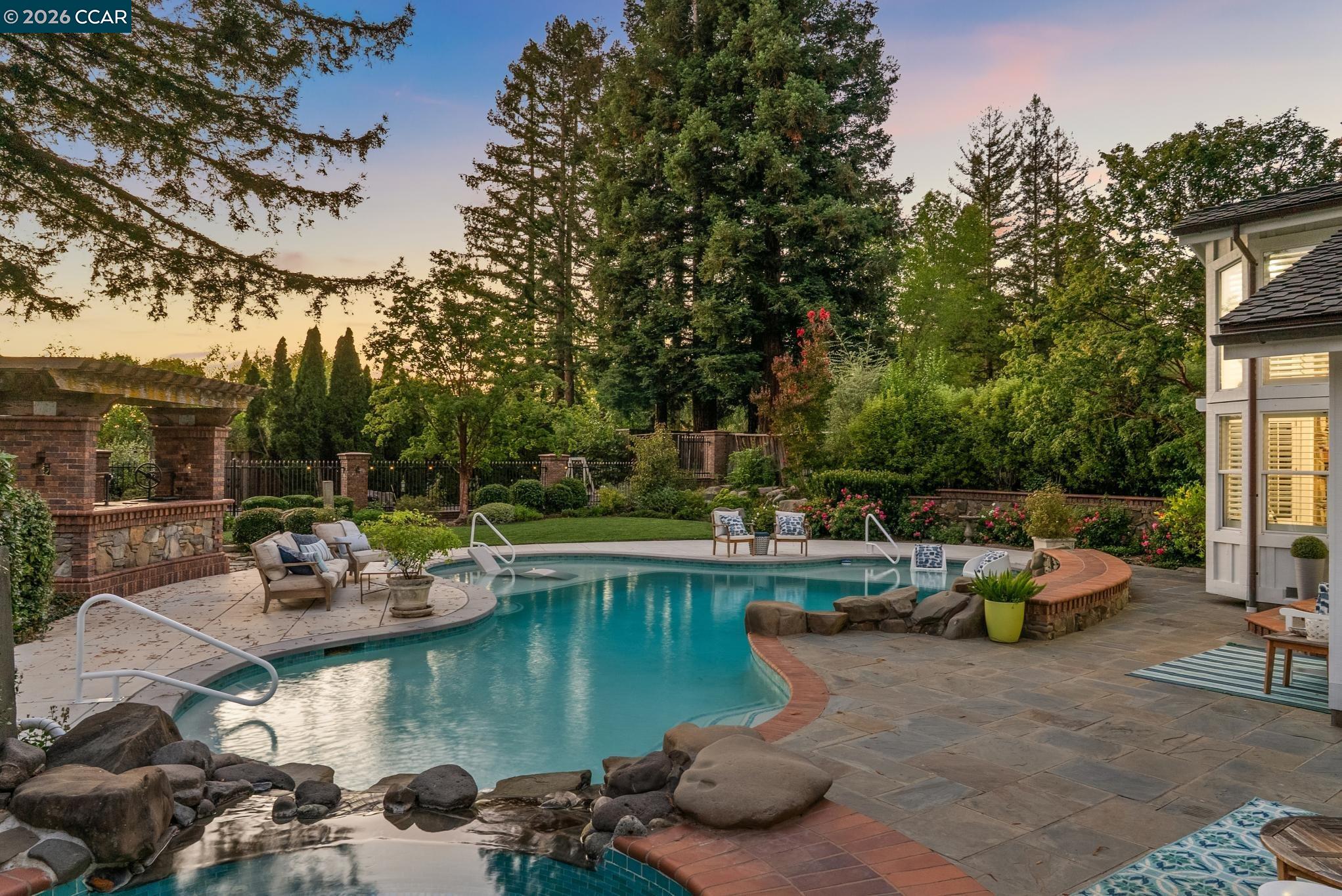 2031 Scarlet Oak Pl