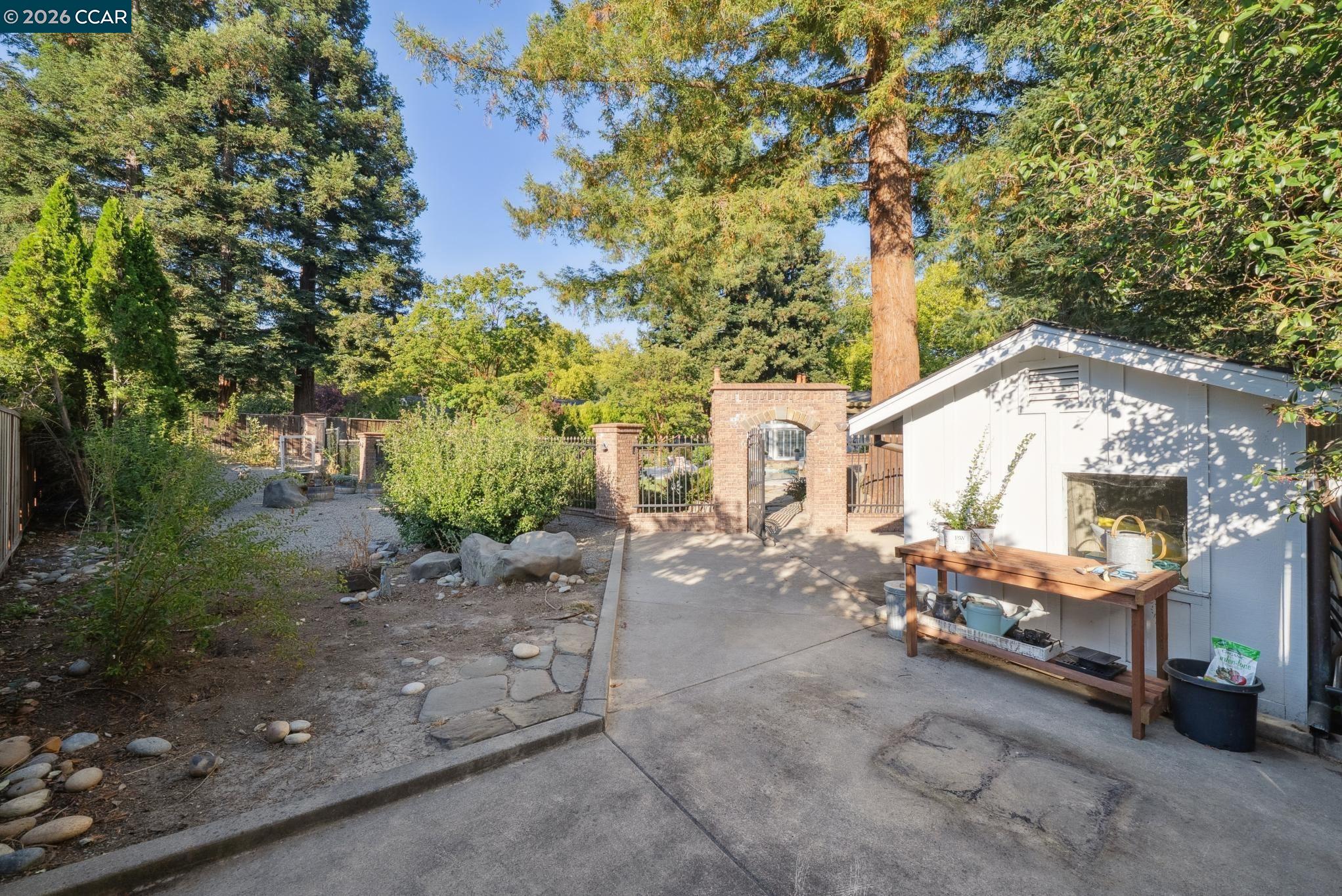 2031 Scarlet Oak Pl