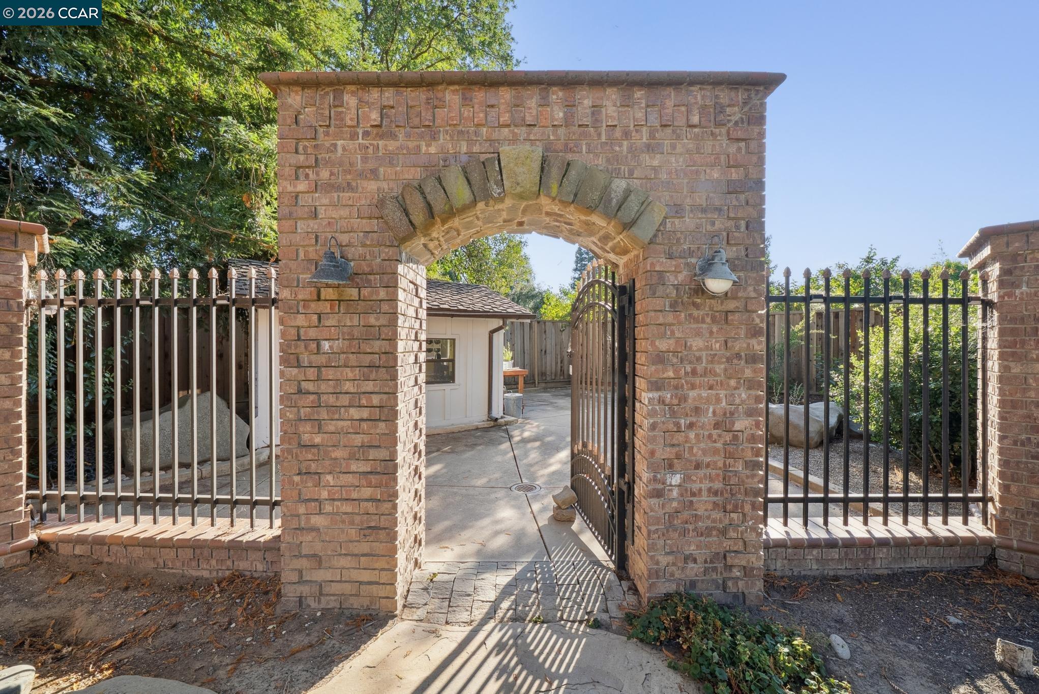 2031 Scarlet Oak Pl
