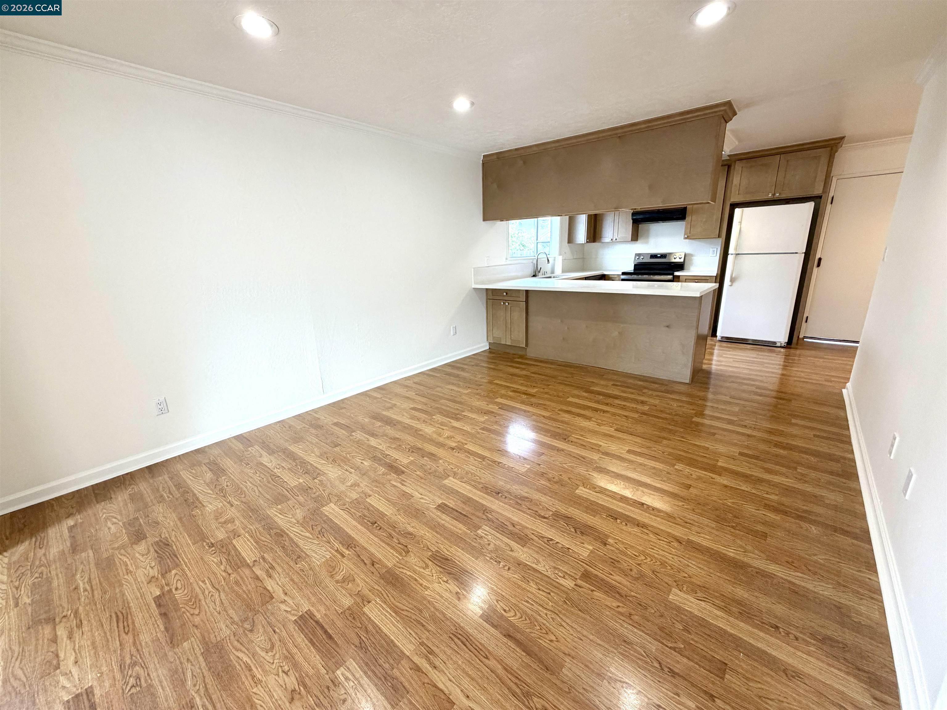 2946 Saint Denis Dr