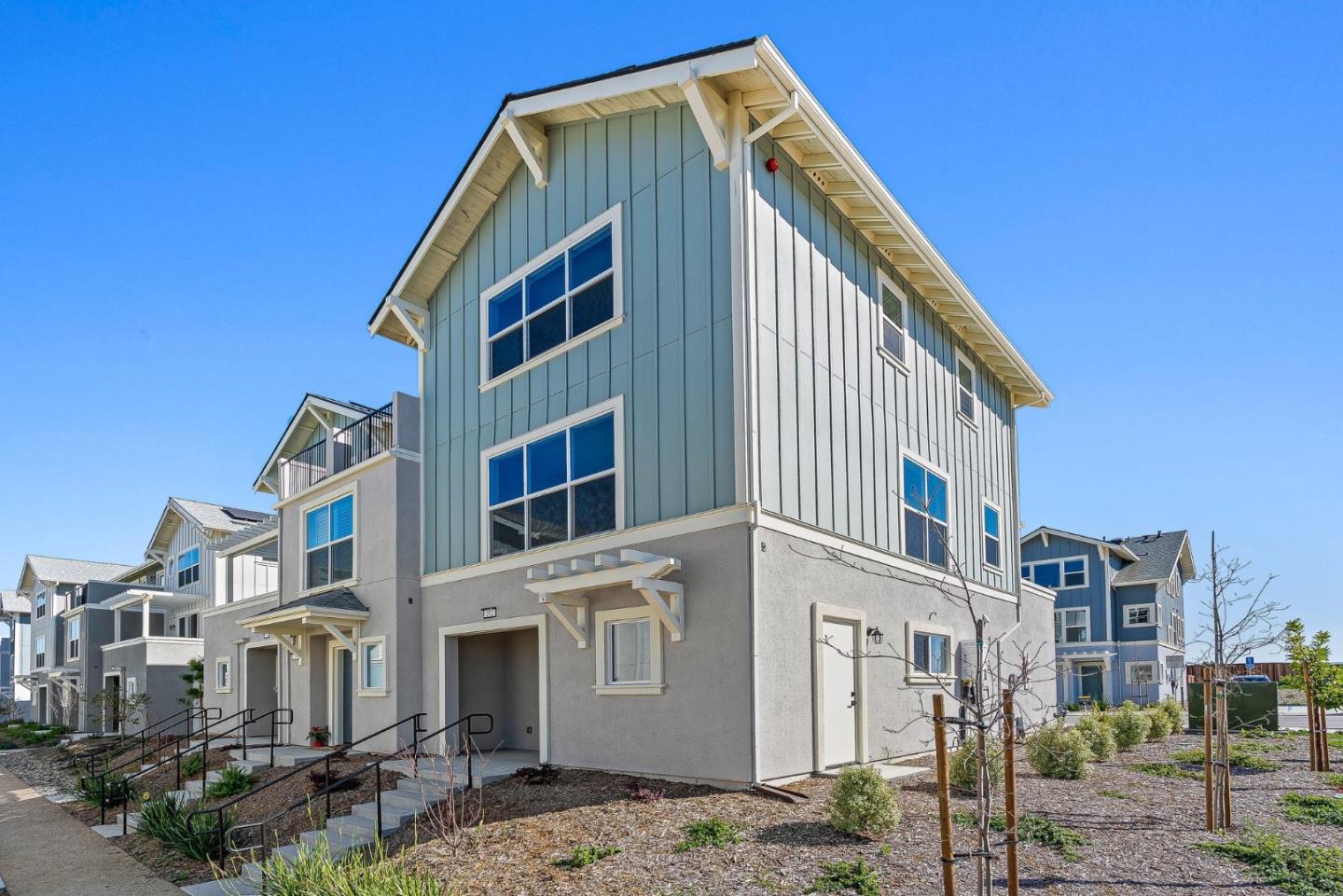 102 Skyline Vista Way