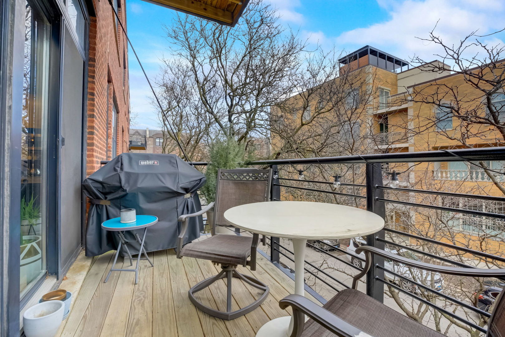 1670 N Claremont Avenue Unit: 207