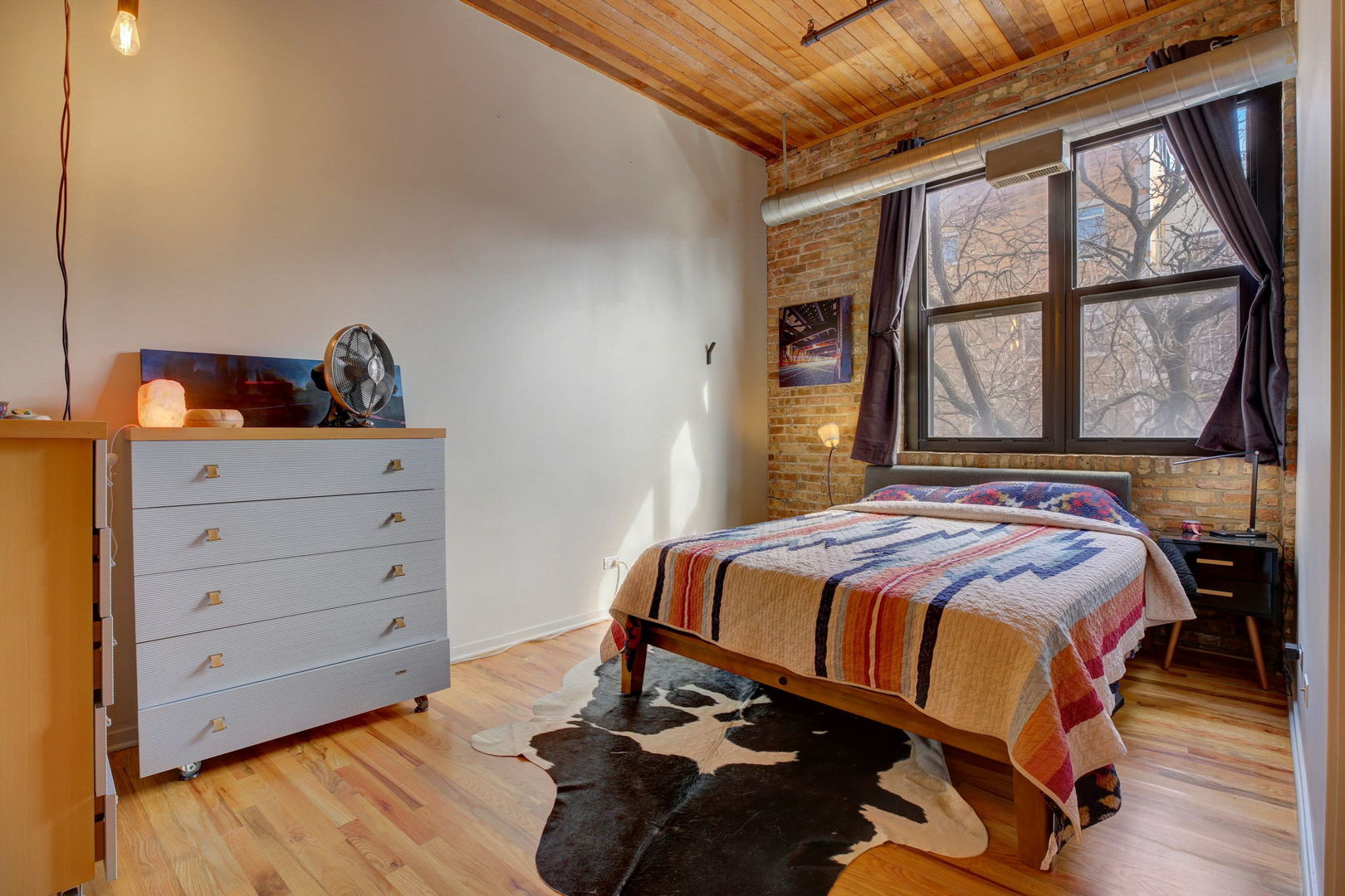 1670 N Claremont Avenue Unit: 207