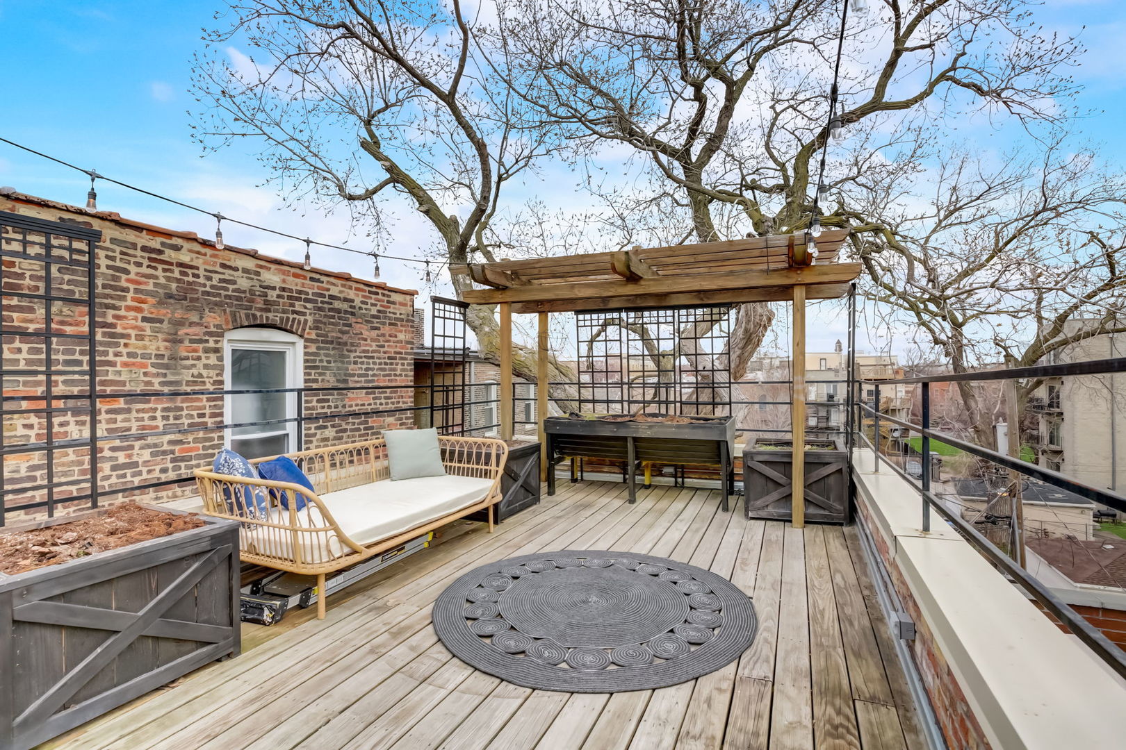 2250 W ADAMS Street Unit: 2