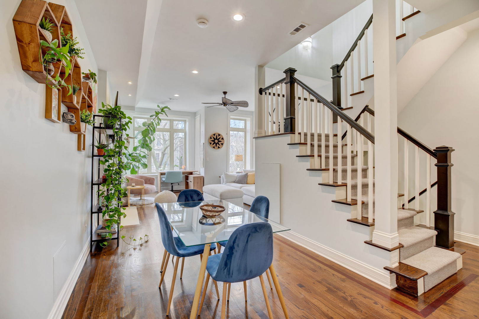 2250 W ADAMS Street Unit: 2