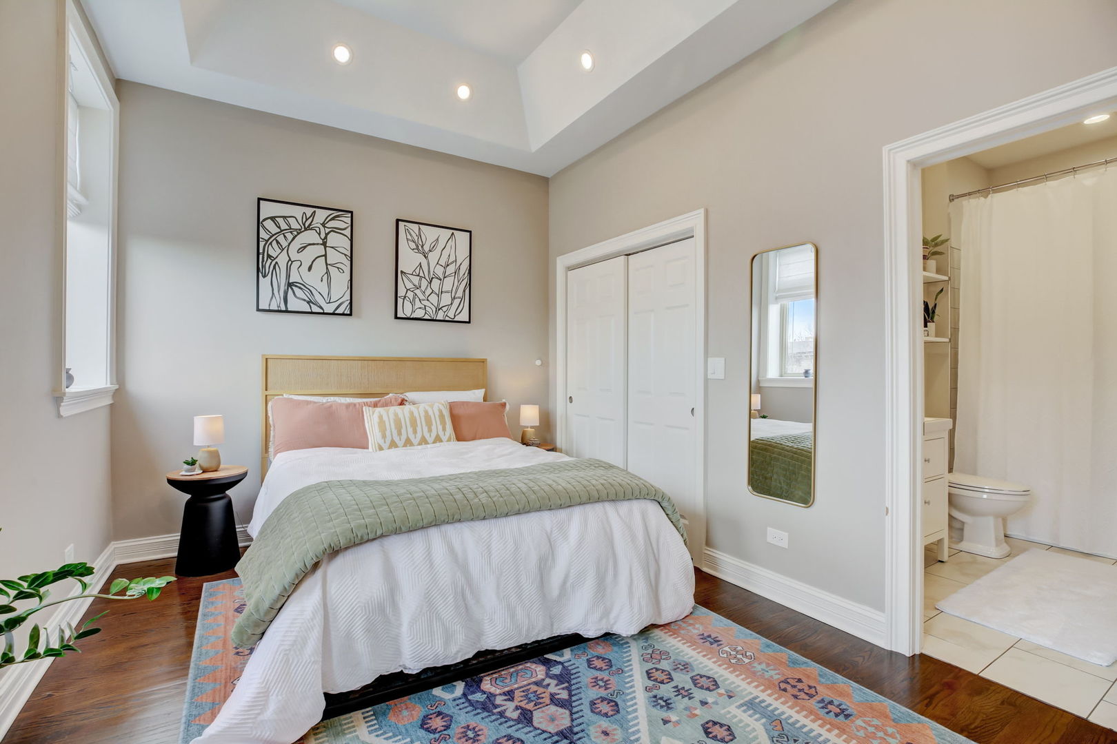 2250 W ADAMS Street Unit: 2