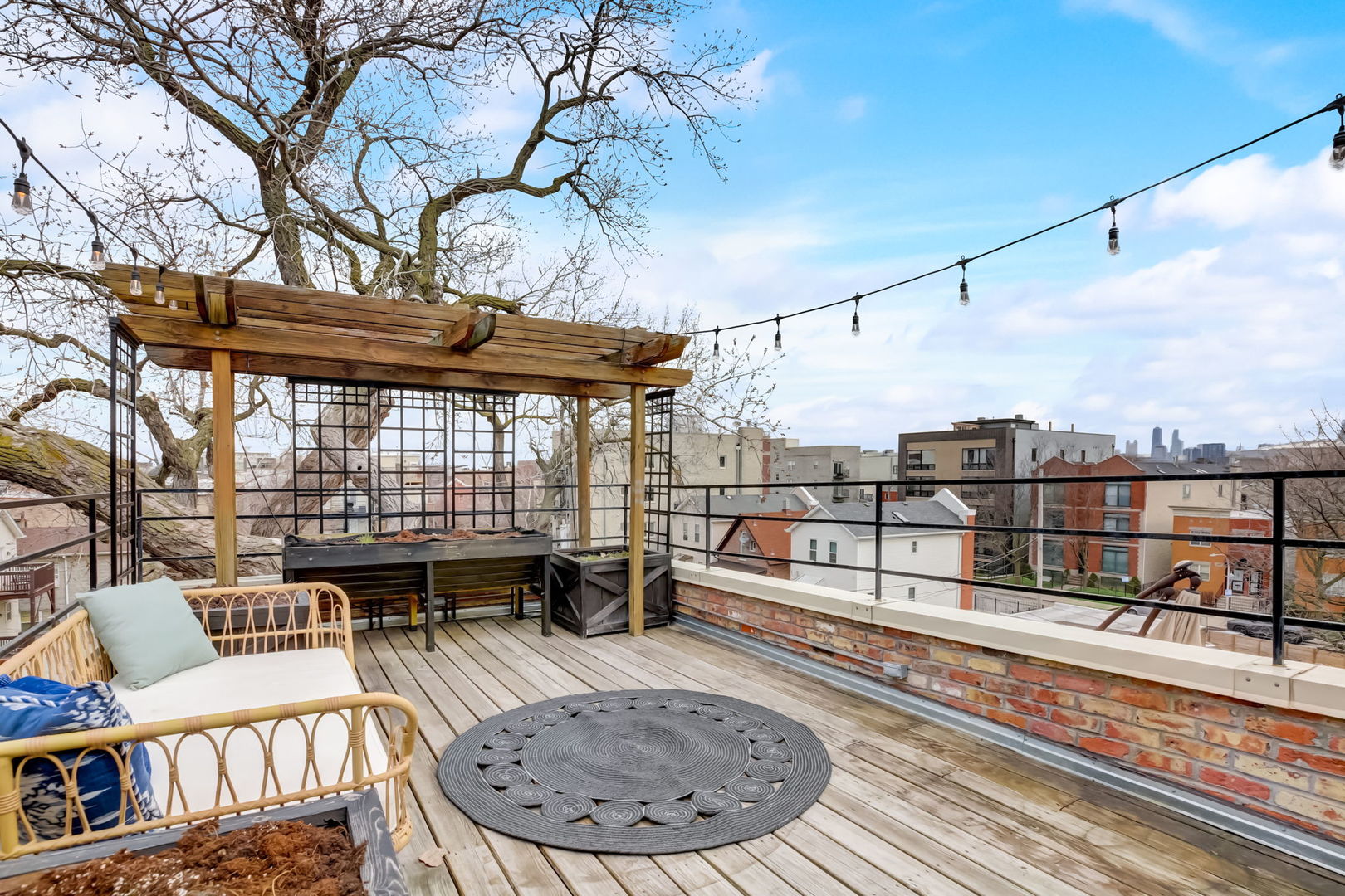 2250 W ADAMS Street Unit: 2