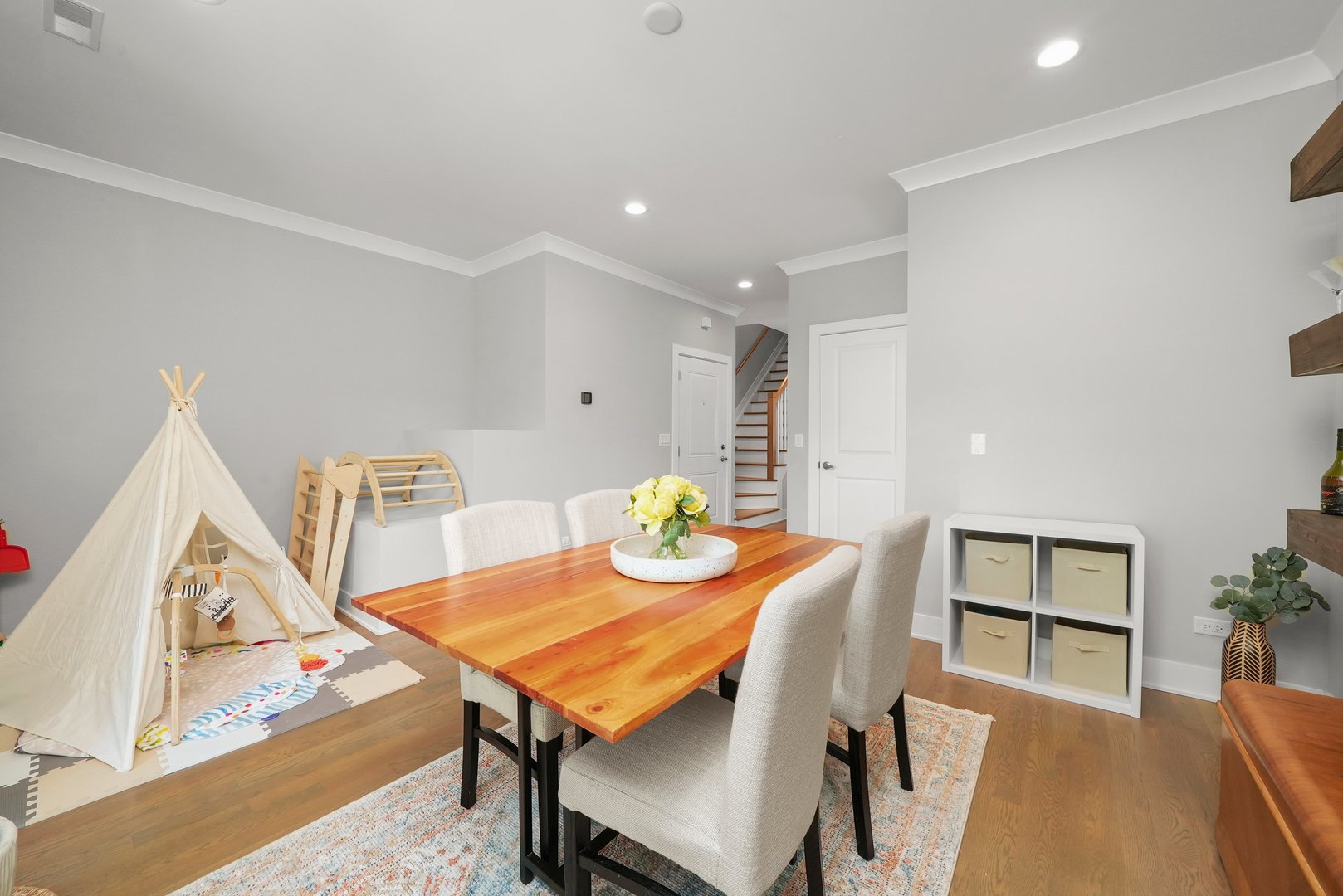 1631 W Pierce Avenue Unit: 2