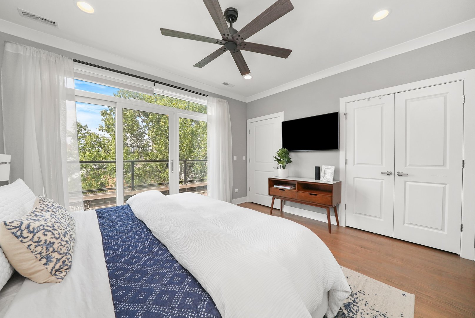 1631 W Pierce Avenue Unit: 2