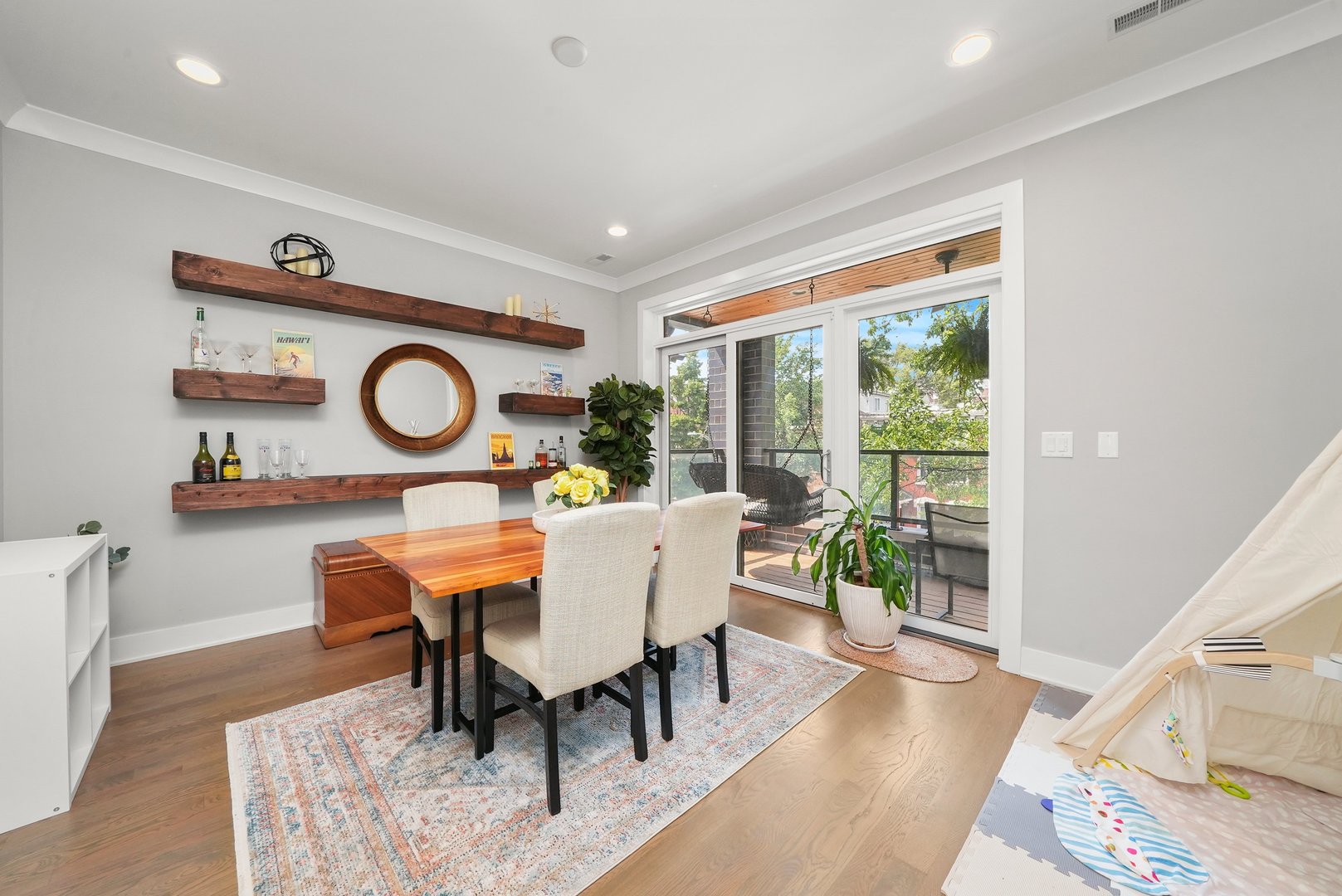 1631 W Pierce Avenue Unit: 2
