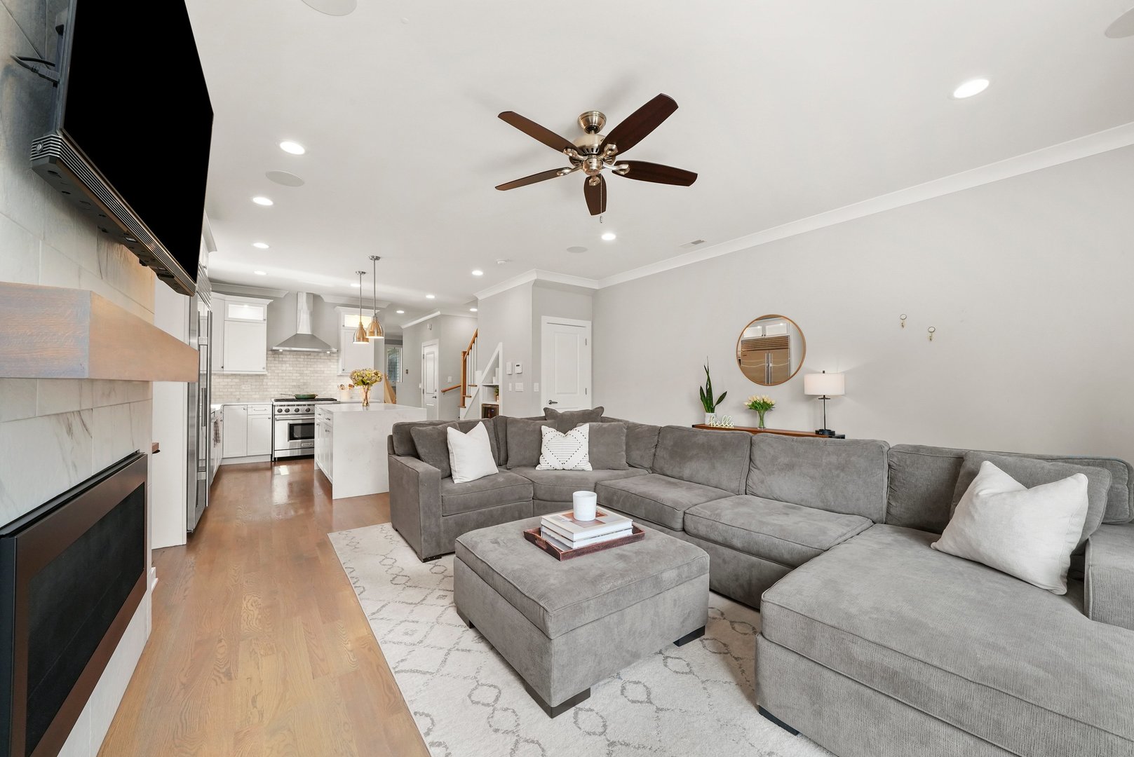 1631 W Pierce Avenue Unit: 2