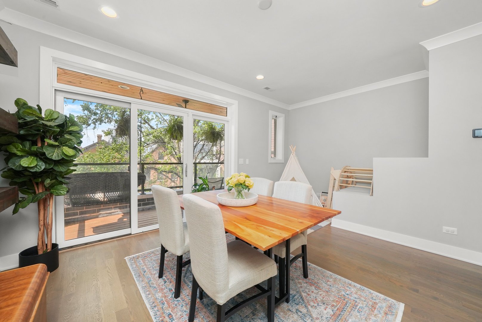 1631 W Pierce Avenue Unit: 2