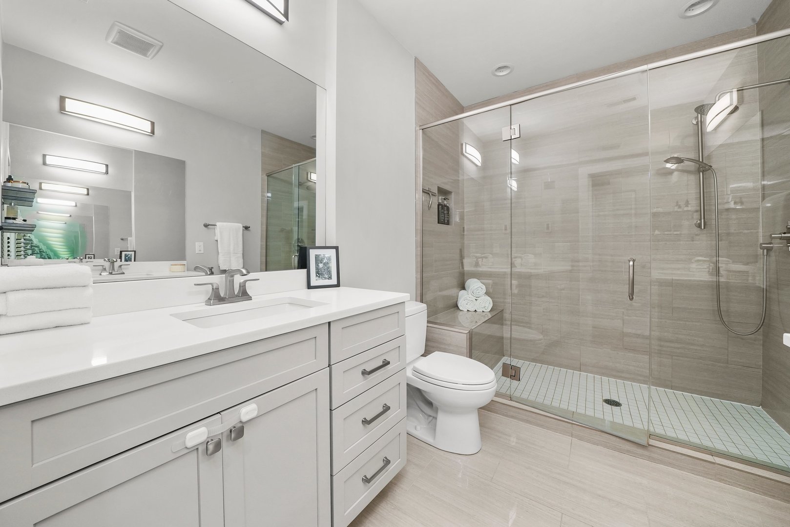 1631 W Pierce Avenue Unit: 2