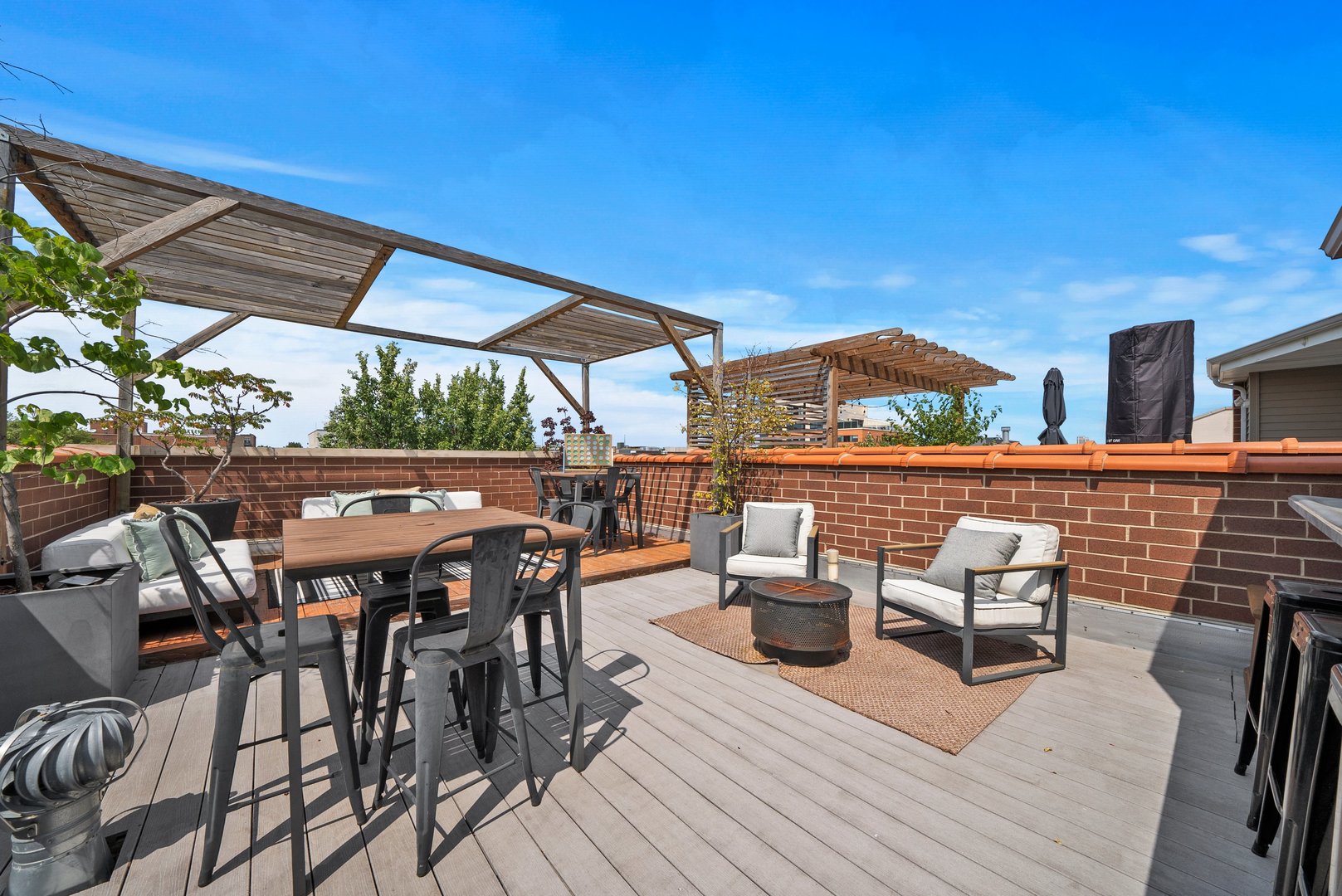 1631 W Pierce Avenue Unit: 2