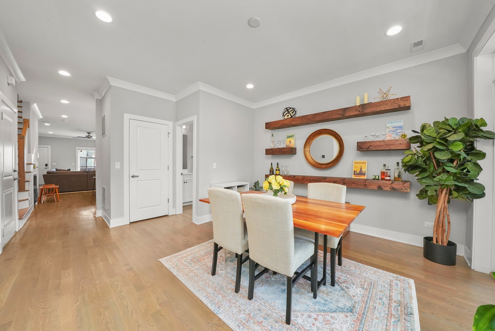 1631 W Pierce Avenue Unit: 2