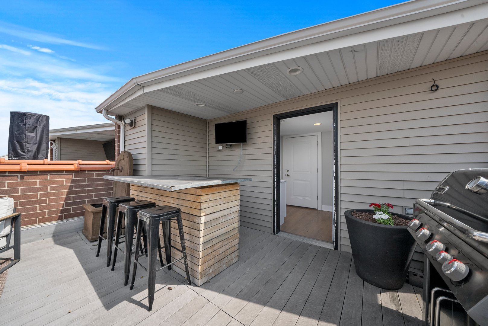 1631 W Pierce Avenue Unit: 2