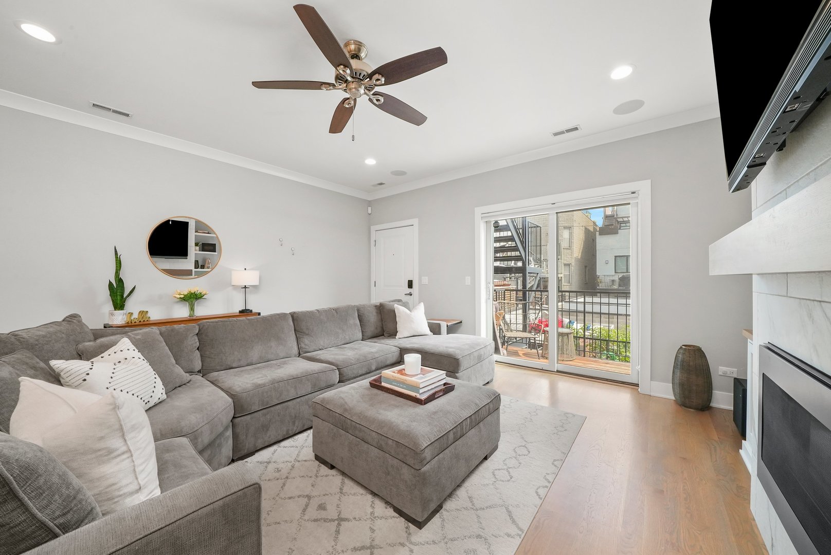 1631 W Pierce Avenue Unit: 2