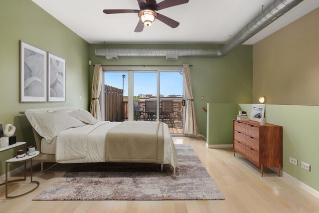 2333 W Saint Paul Avenue Unit: 307