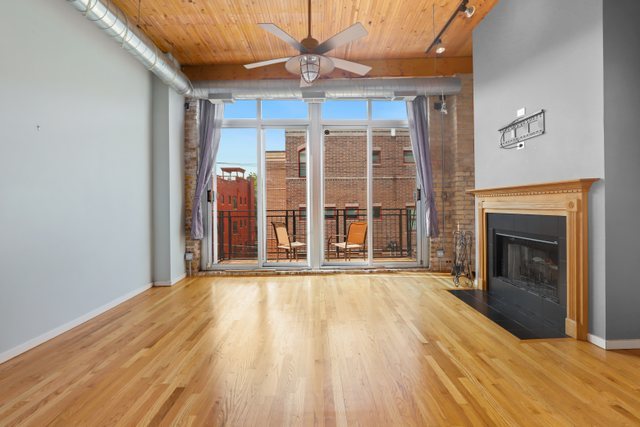 2333 W Saint Paul Avenue Unit: 307