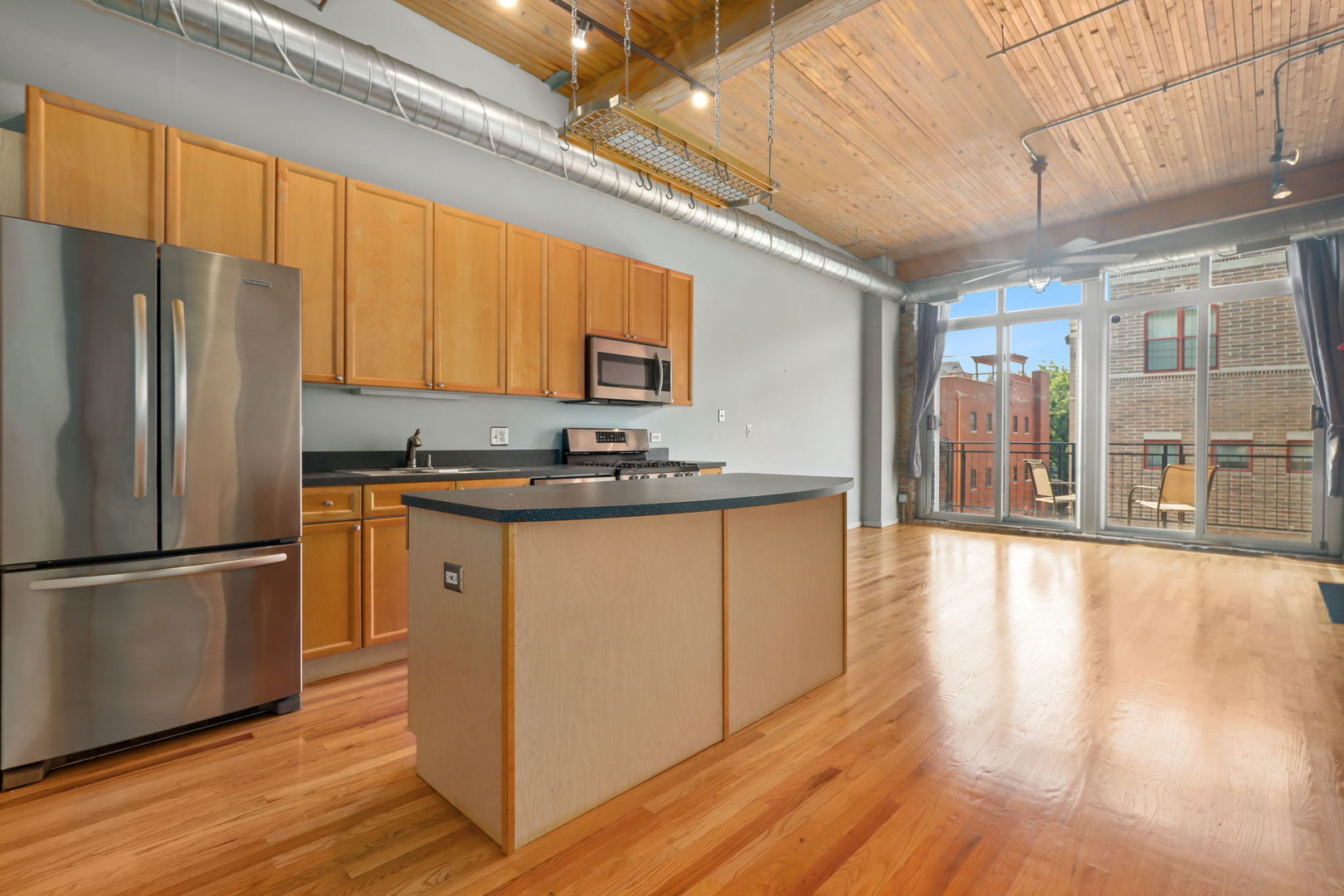 2333 W Saint Paul Avenue Unit: 307