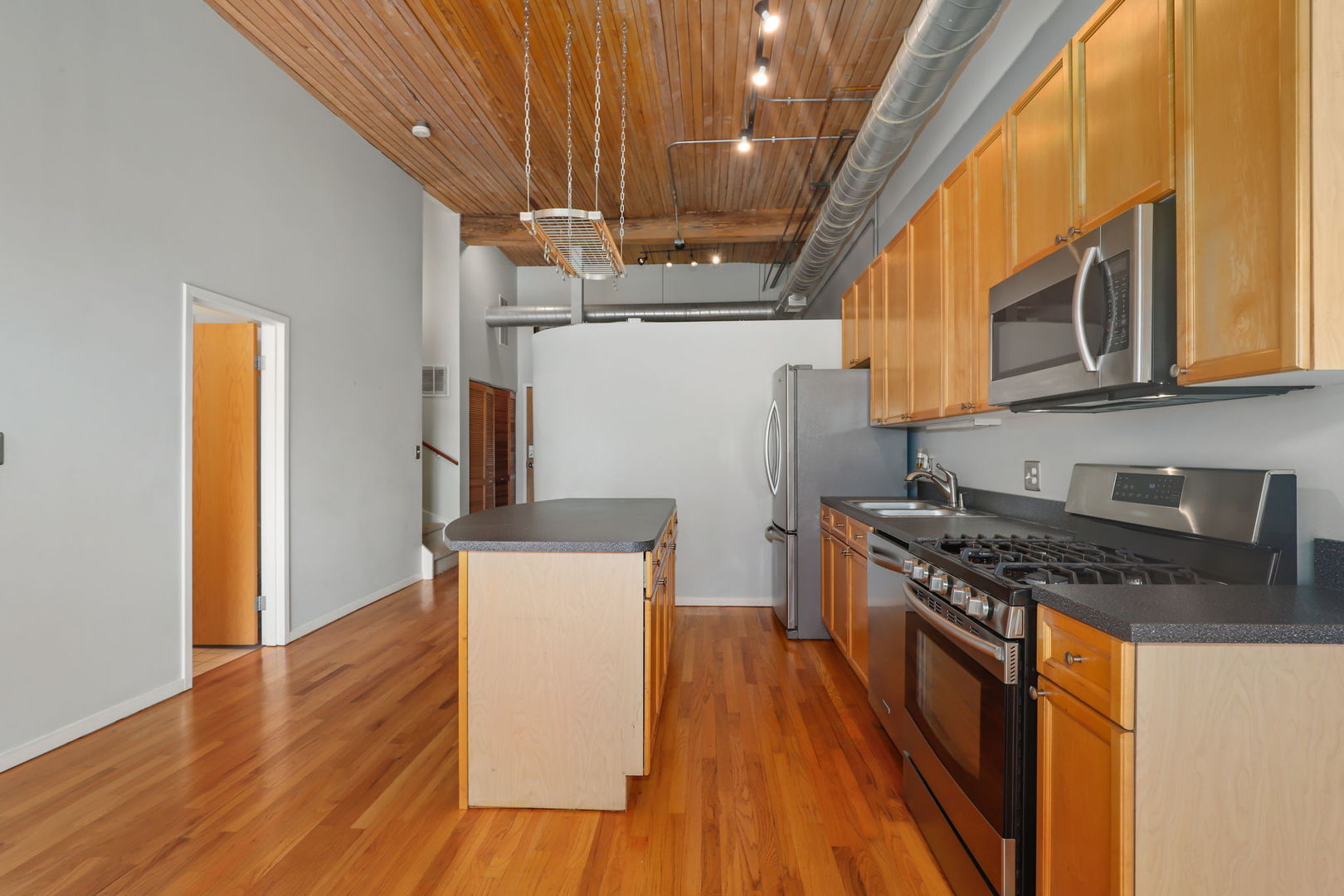 2333 W Saint Paul Avenue Unit: 307