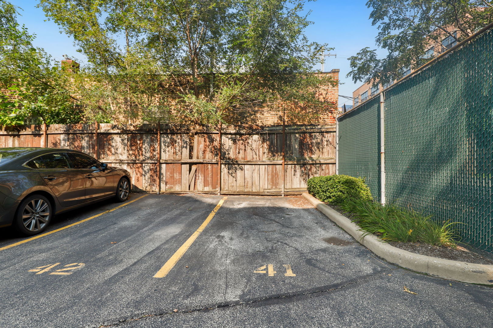 2333 W Saint Paul Avenue Unit: 307