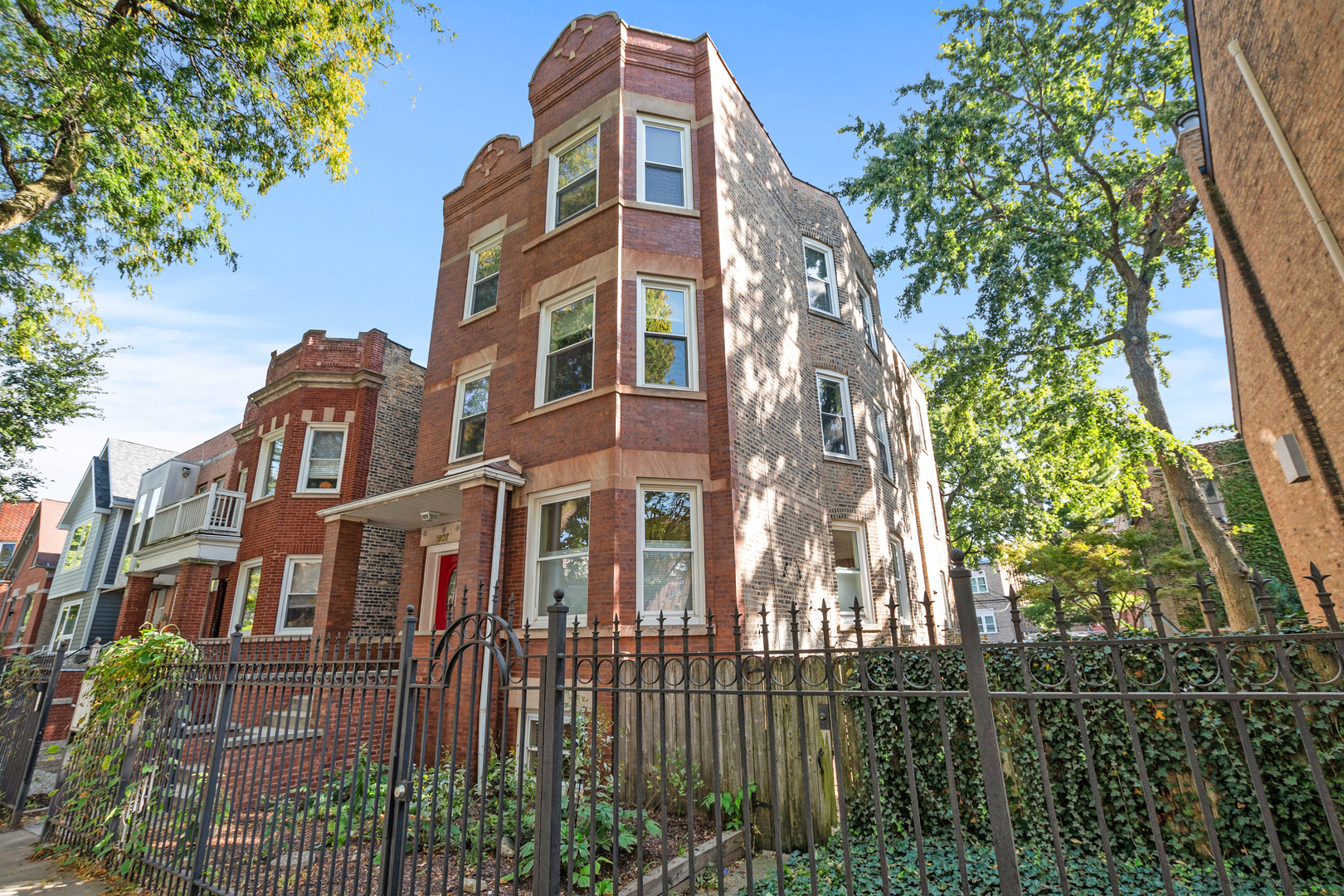 1907 N Whipple Street Unit: 1