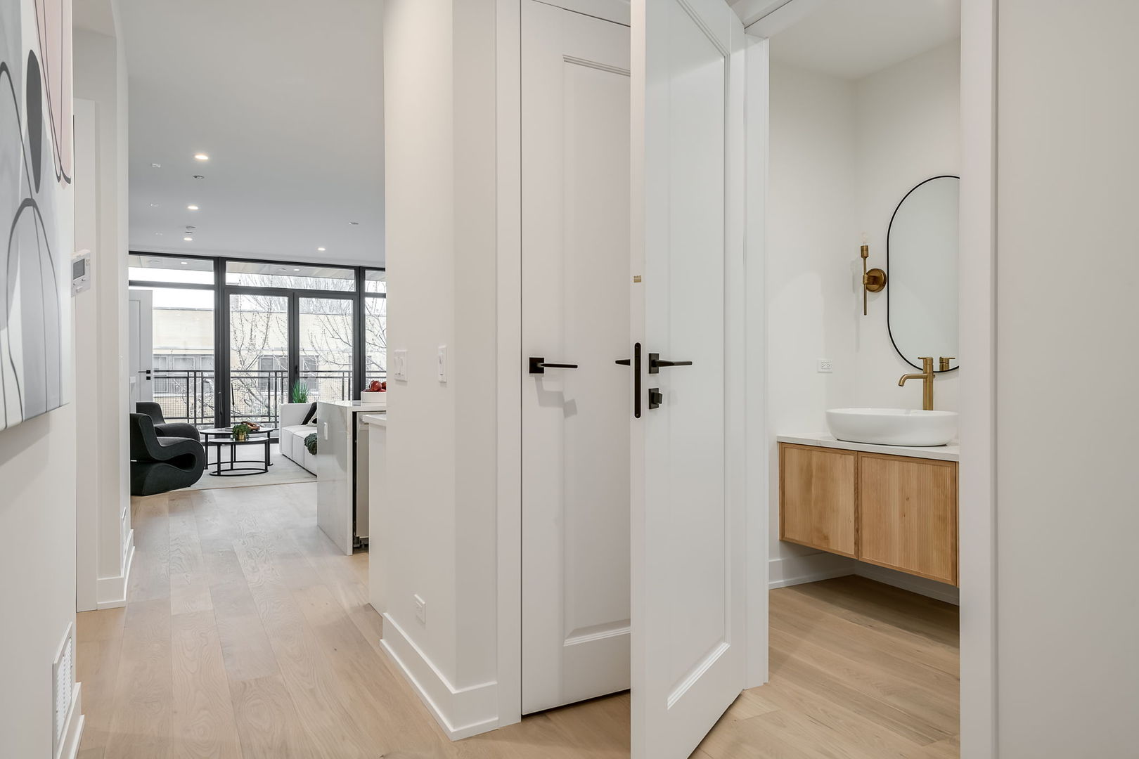 941 N Damen Avenue Unit: 302