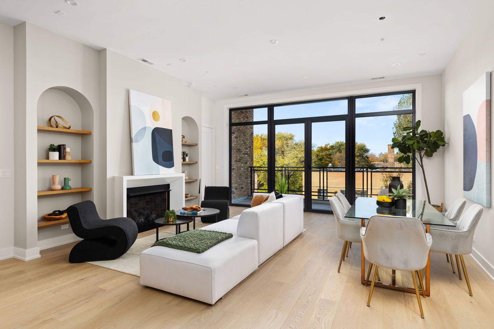 941 N Damen Avenue Unit: 302
