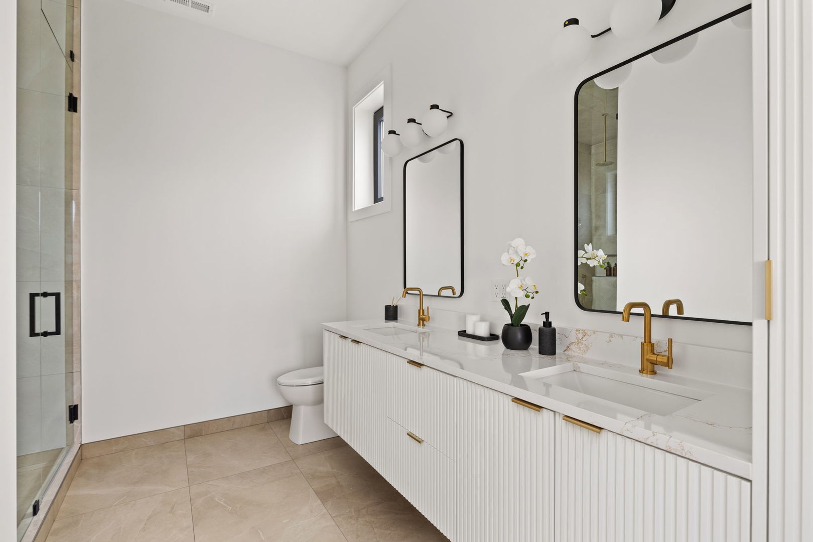 941 N Damen Avenue Unit: 302