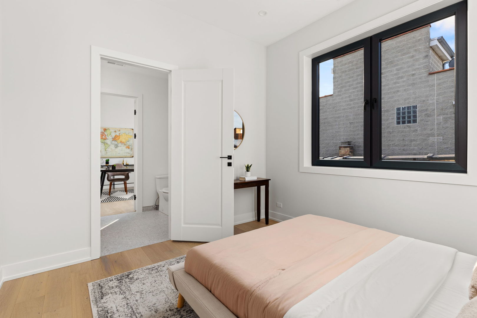 941 N Damen Avenue Unit: 302