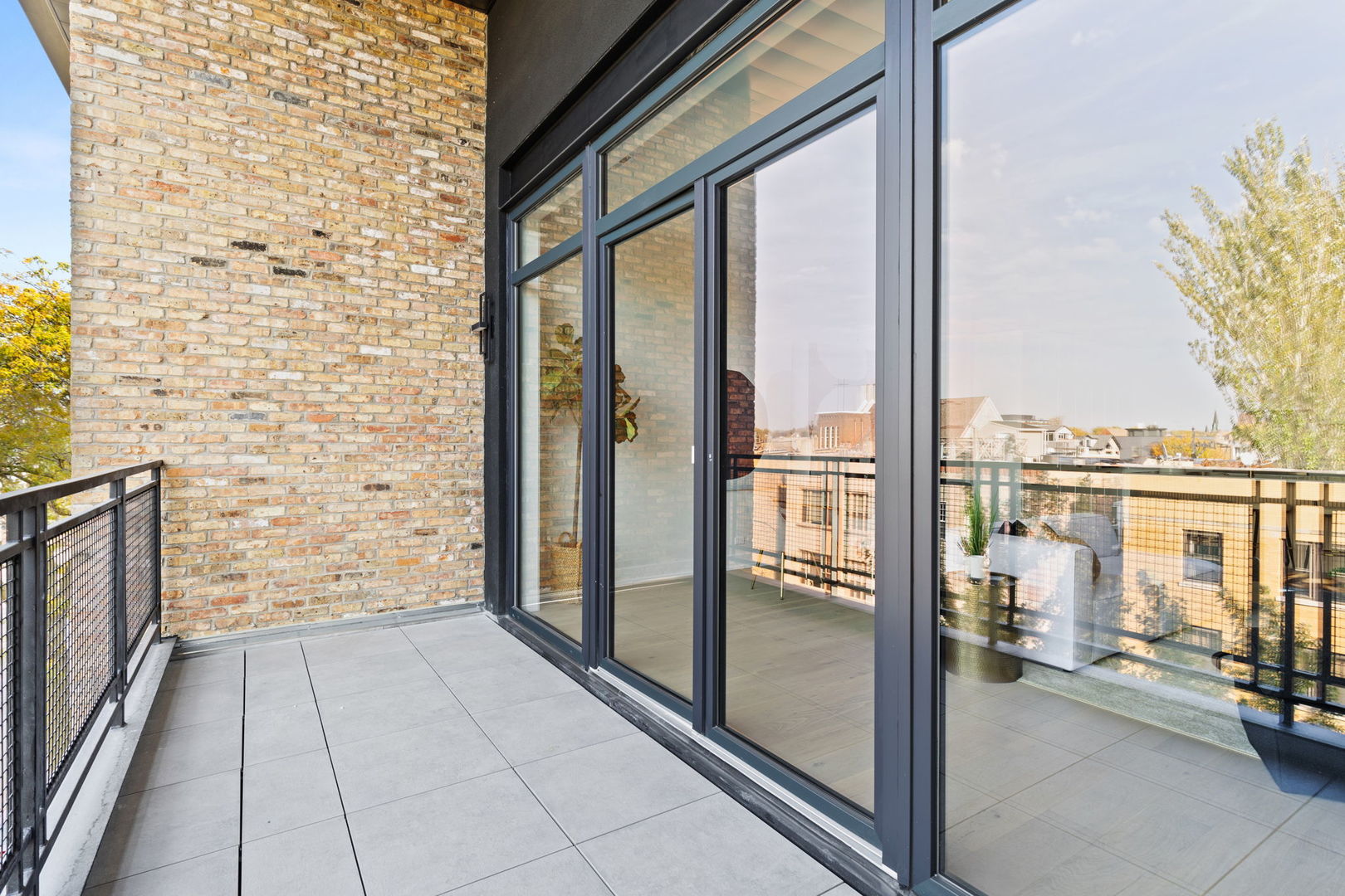 941 N Damen Avenue Unit: 302