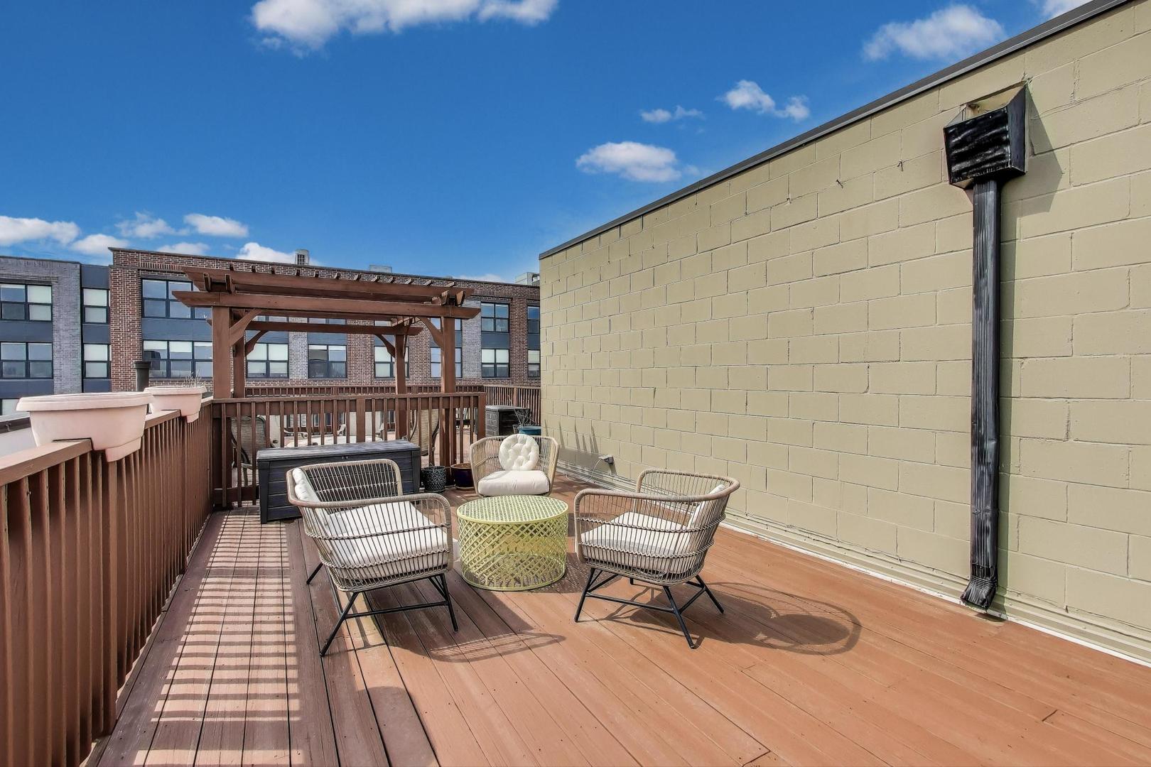 2491 N Milwaukee Avenue Unit: 3N