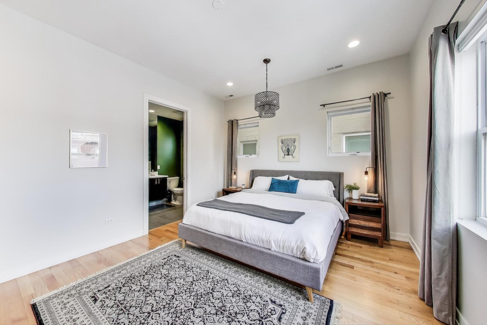 2491 N Milwaukee Avenue Unit: 3N