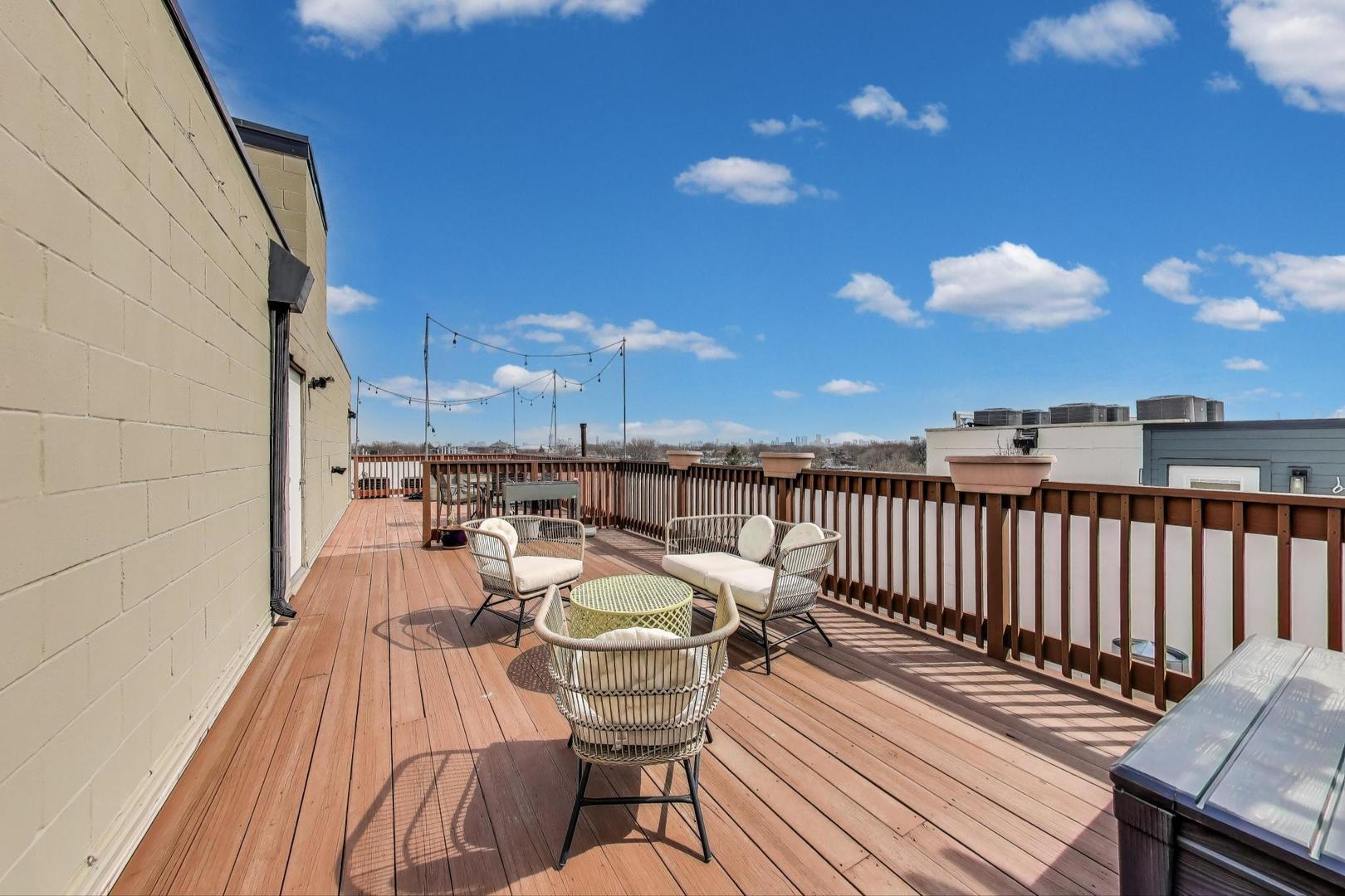 2491 N Milwaukee Avenue Unit: 3N