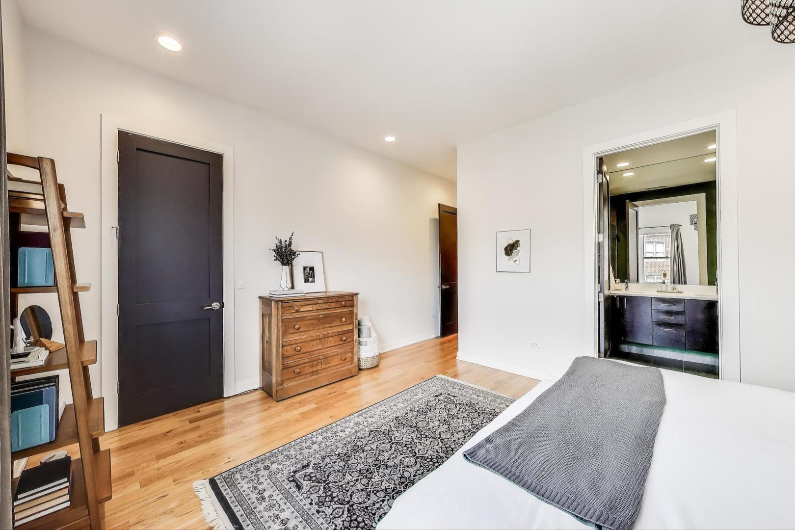 2491 N Milwaukee Avenue Unit: 3N